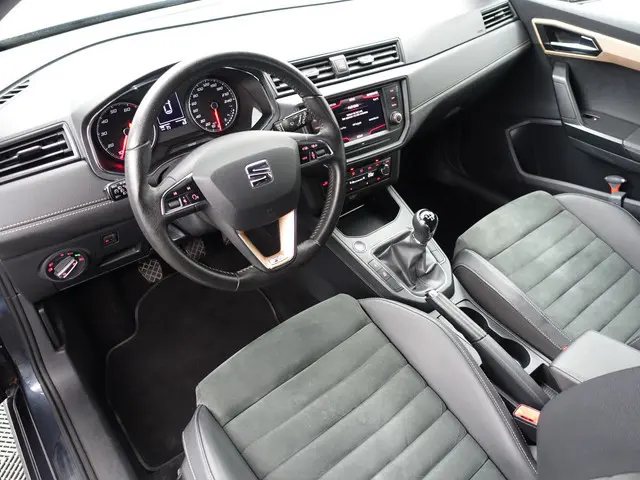 SEAT Ibiza 1.0 TSI Excellence- Alcantara Interieur, CarPlay, Sfeerverlichting, Front Assist, Keyless...