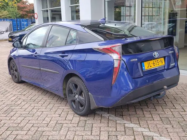 Toyota Prius 1.8 FIRST EDITION AUTOMAAT Dodehoeksensoren | Stoelverwarming | Navi