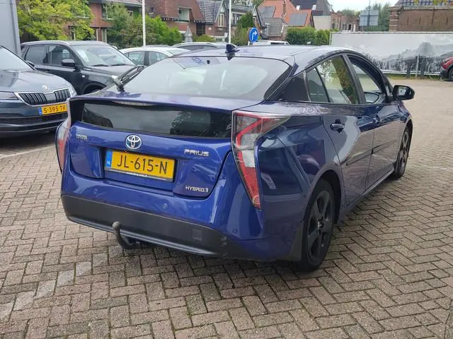 Toyota Prius 1.8 FIRST EDITION AUTOMAAT Dodehoeksensoren | Stoelverwarming | Navi