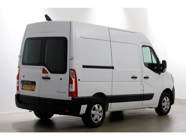Renault Master T35 2.3 dCi 135pk L1H2 Comfort Airco/Camera/Carplay 01-2022