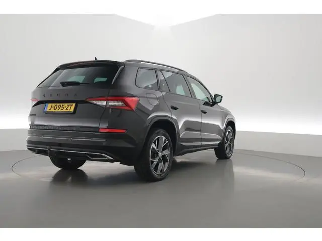 ŠKODA Kodiaq 1.5 TSI Sportline Business 7p. DSG | Navi | Elek. Trekhaak | Stoel- Stuurverw. | Apple...