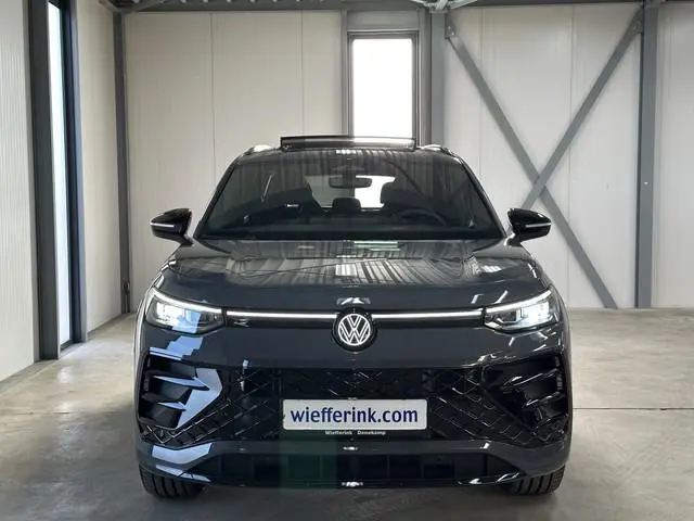 Volkswagen Tayron 1.5 eHybrid R-Line Edition 272pk | Groot scherm | Trekhaak | Pano | 360 camera | B...