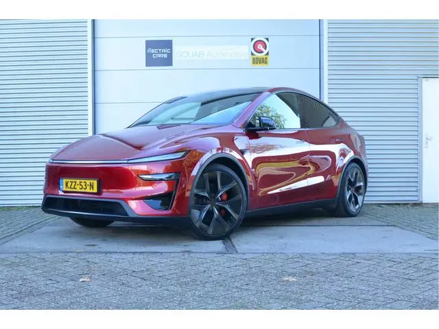 Tesla Model Y Performance AWD 83 kWh Trekhaak (1.600kg), AutoPilot4.0 (FSD 99,- p/mnd)