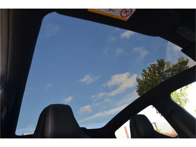 Tesla Model Y Performance AWD 83 kWh Trekhaak (1.600kg), AutoPilot4.0 (FSD 99,- p/mnd)
