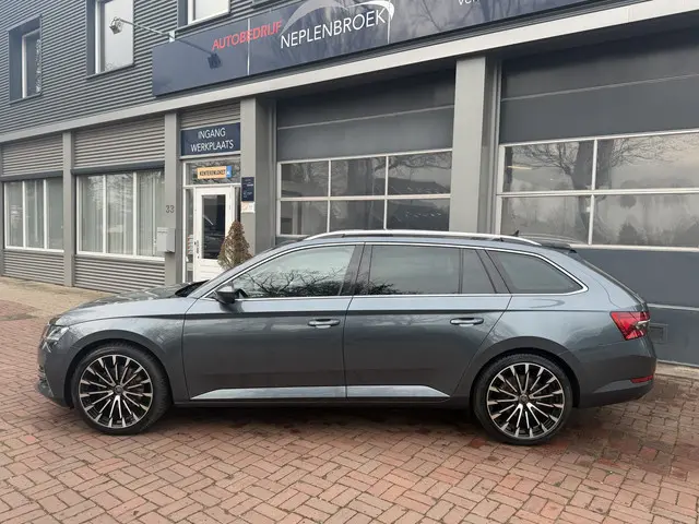 ŠKODA Superb Combi 1.4 TSI iV Business Edition Plus 245pk Hybride 2020 Navi,19inch,Leer,Panodak,Came...