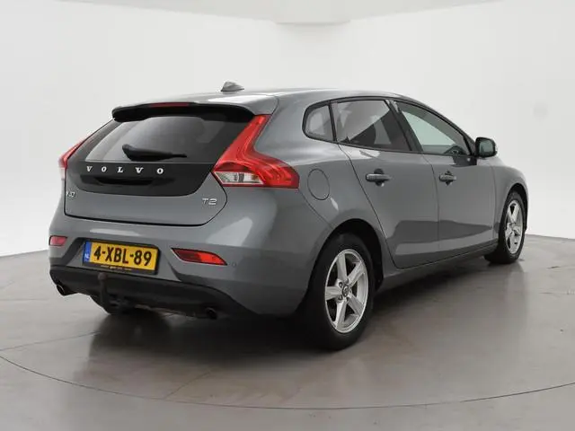 Volvo V40 1.6 T2 + TREKHAAK | PRIVACY GLASS | DIGITALE COCKPIT | NAVIGATIE