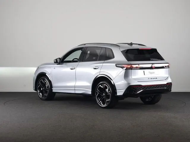 Volkswagen Tiguan R-Line Edition 1.5 eHybrid 204 PK DSG | 20" LM | Black Style | Stoel & stuurverwar...