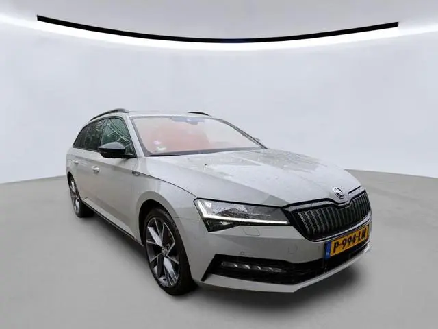 ŠKODA Superb Combi 1.4 TSI iV Sportline Business | Matrix-LED | Camera | Memory | Navigatie