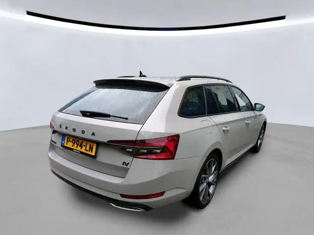 ŠKODA Superb Combi 1.4 TSI iV Sportline Business | Matrix-LED | Camera | Memory | Navigatie