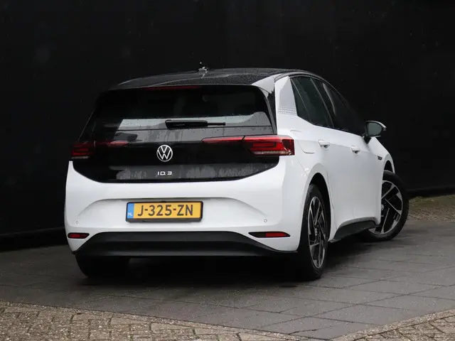 Volkswagen ID.3 First 58 kWh | PDC | CRUISE | NAVI | APPLE CARPLAY | STOEL/STUURVERW. |