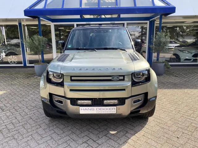 Land Rover Defender 110 2.0 P400e 110 X-Dynamic SE Trekhaak / Black pack / 360 graden / Dodehoek sen...