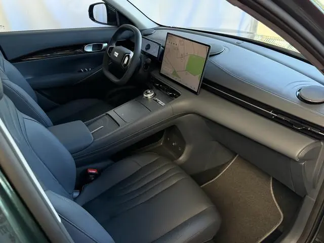 Geely E5