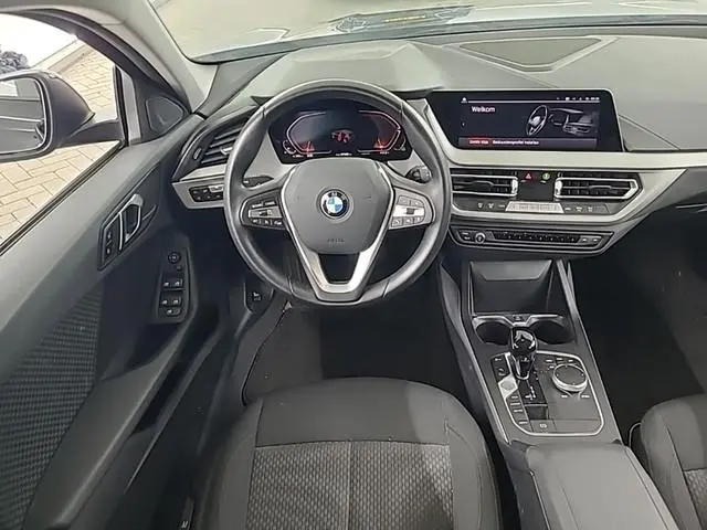 BMW 1-serie 118i Business Edition 1e-Eig. & Dealer-Onderh. BOVAG-Garantie. NL-Auto.