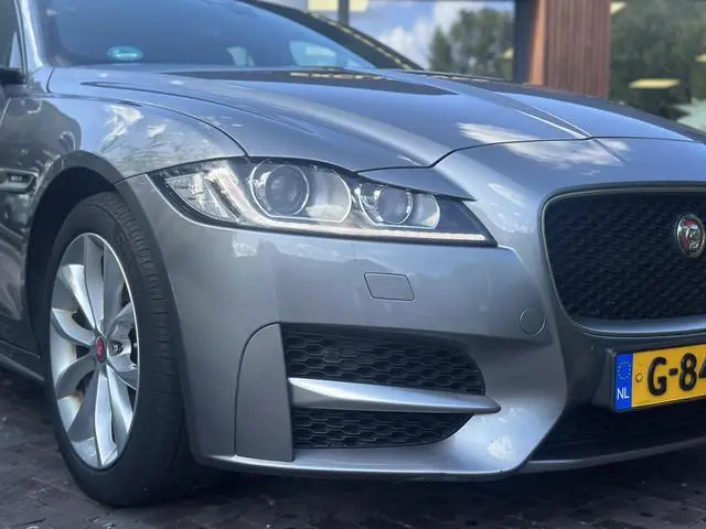 Jaguar XF Sportbrake 2.0d Chequered Flag R Sport Panoramadak Carplay Stoelverw.