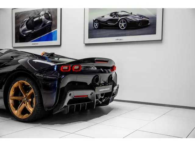 Ferrari SF90 Spider