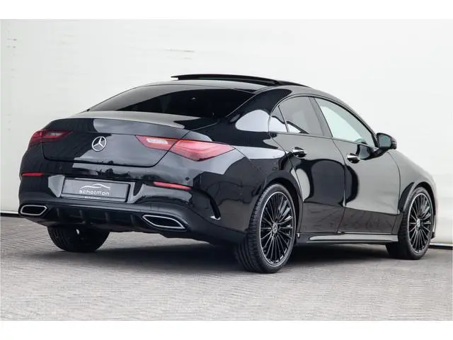 Mercedes-Benz CLA-klasse 200 AMG Premium Pano, Nightpack, Key-Less, 2025