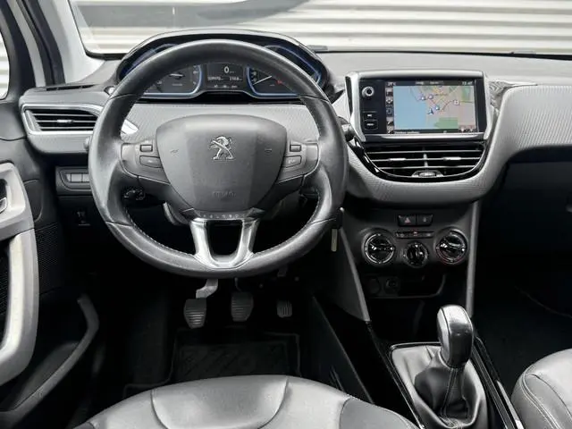 Peugeot 2008 1.2 PureTech Allure 2e Eigenaar|Airco|Navi|Carplay|Elek ramen|Trekhaak|Nieuwe APK bij a...
