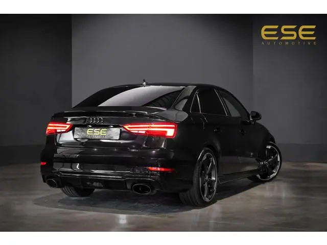 Audi A3 Limousine 2.5 TFSI RS3 quattro | Panorama | B&O | Trekhaak | Schaalstoelen