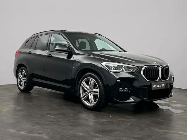 BMW X1 sDrive18i PANO - TREKHAAK - LED - 1E EIGENAAR - M SPORT - BTW