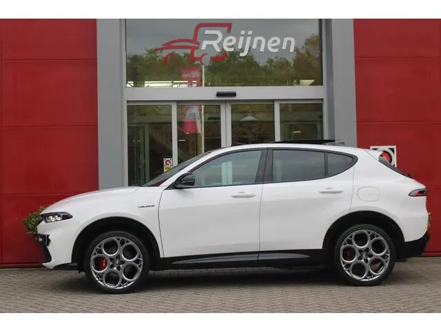 Alfa Romeo Tonale 1.3T 280PK PHEV VELOCE | PANORAMISCH SCHUIF/KANTEL DAK | PREMIUM PACK: LEDEREN BEK...