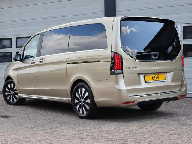 Mercedes-Benz EQV 300 90 kWh L2 - 8 Pers - Elc.Schuif - NEW Model - AMG