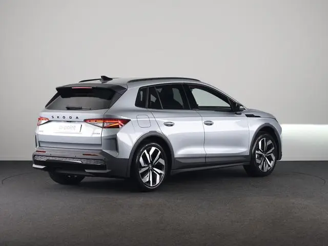 Skoda Elroq 85 Sportline 286 pk | Business Upgrade pakket - Advanced | Light band