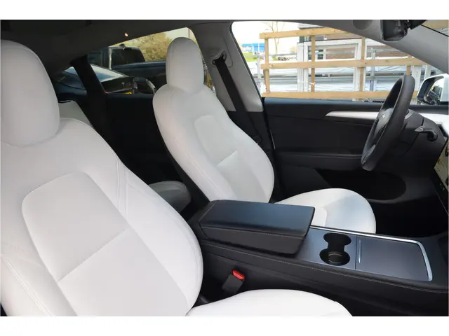 Tesla Model Y Long Range AWD 75 kWh Enhanced AutoPilot3.0 (twv 3.800,-), 20" Alu, incl. BTW