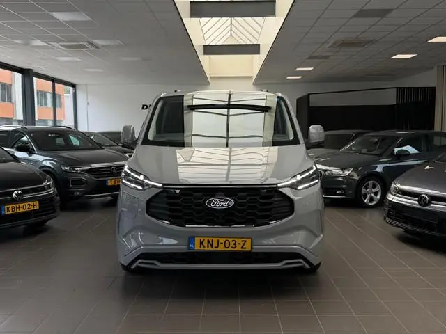 Ford Tourneo Connect Titanium PHEV L2 8p / Panorama / memory / led / ca