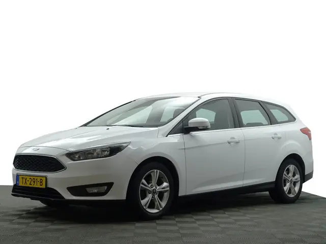 Ford Focus Wagon 1.0 Titanium Edition- 127dkm, Stoelverwarming, Clima, Sport Interieur, Privacy Glas...