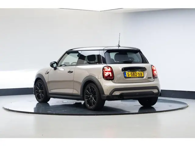MINI 3-Deurs 1.5 Cooper Camden Plus Edition