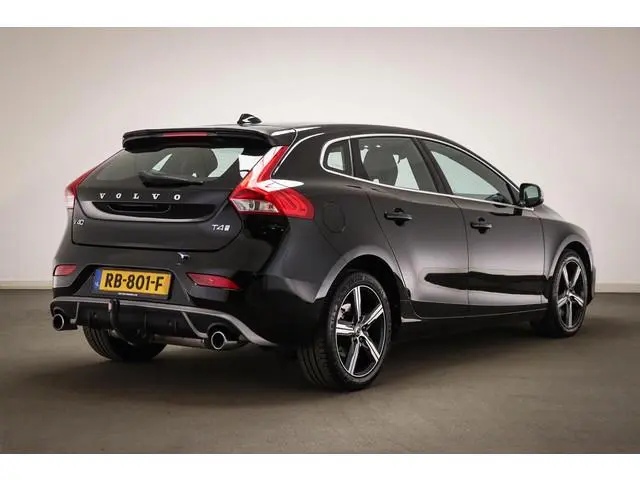 Volvo V40 2.0 T4 Business Sport | HALF LEDER | STOELVERWARMING | CAMERA | TREKHAAK AFNEEMBAAR