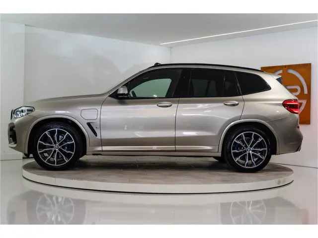 BMW X3 xDrive30e High Executive M-Sport 292PK | Harman/Kardon | Pano | Performance stoelen | VOL! 12...