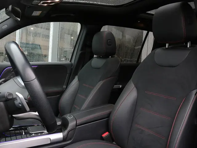 Mercedes-Benz GLB 180 AMG Line 7p. Distronic | Panoramadak