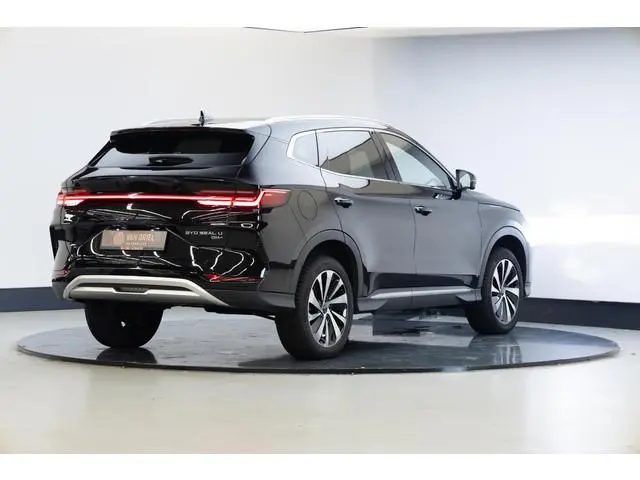 BYD SEAL U