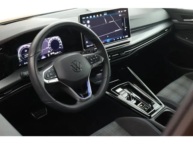 Volkswagen Golf 1.5 eHybrid GTE 272pk Trekhaak Camera Stoelverwarming HUD Navigatie