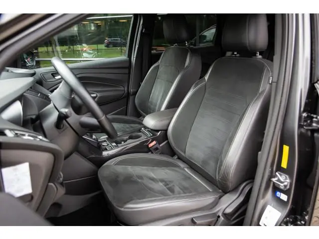 Ford Kuga 1.5 EcoBoost Vignale , Trekhaak, Navigatie,
